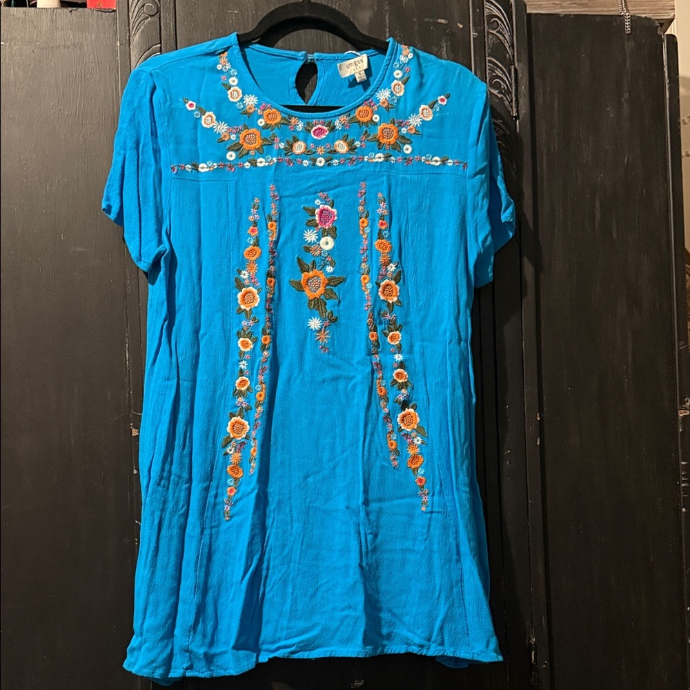 UMGEE PINA COLADA PLEASE EMBROIDERED SHIFT DRESS IN OCEAN BLUE